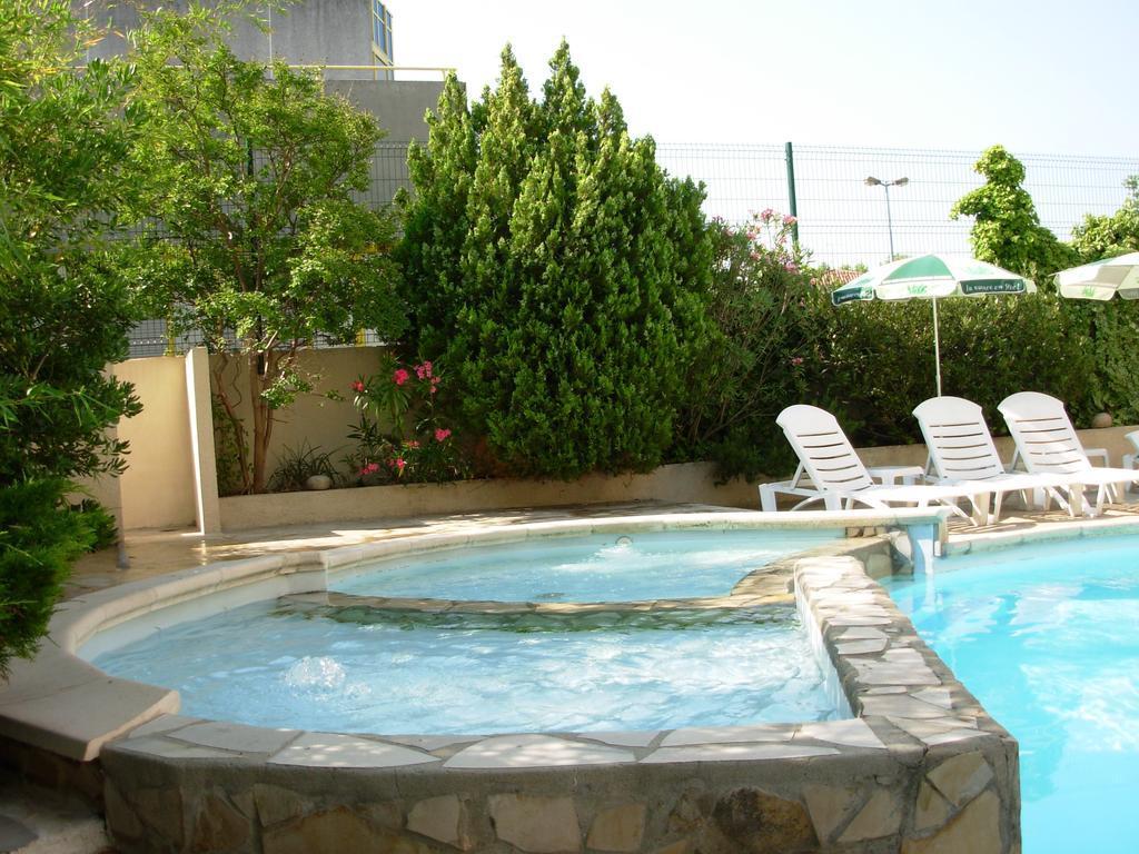 Hotel The Originals Romans-sur-Isère Le Clos des Tanneurs Extérieur photo